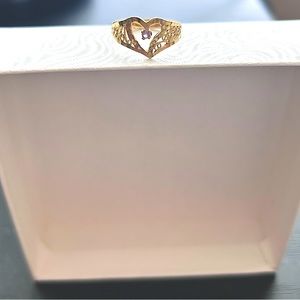 14K Gold heart ring with small amethyst